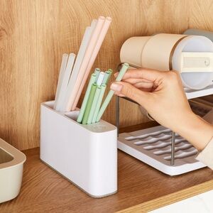 SipStation™ Straw Holder